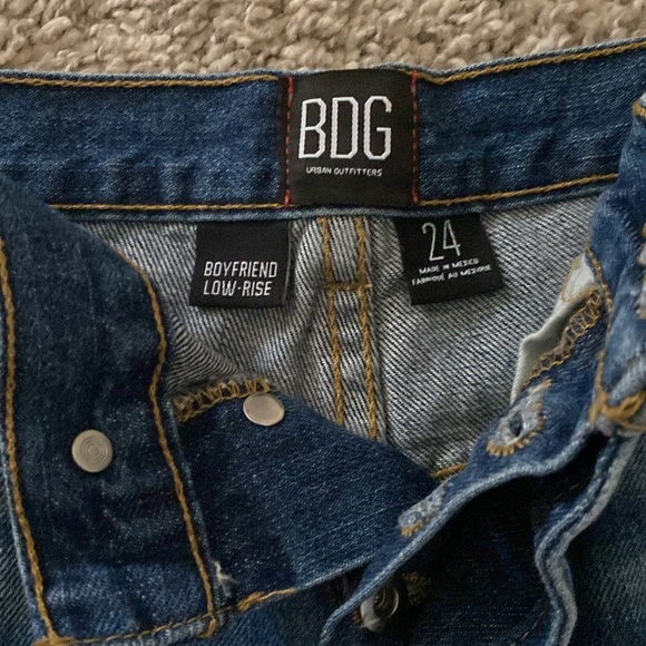 BDG BoyFriend Low Rise Jean Short US Size 24 - Picture 6 of 12